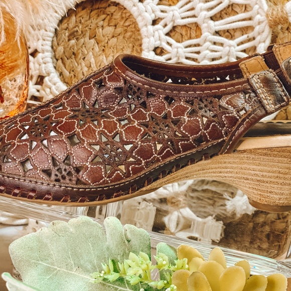 Pikolinos Laser Cut Peep Toe Leather Slingback - Picture 3 of 5